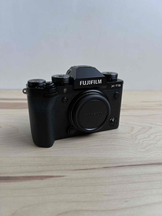 Fujifilm X-T5 (Black) C/ Garantia e Extras