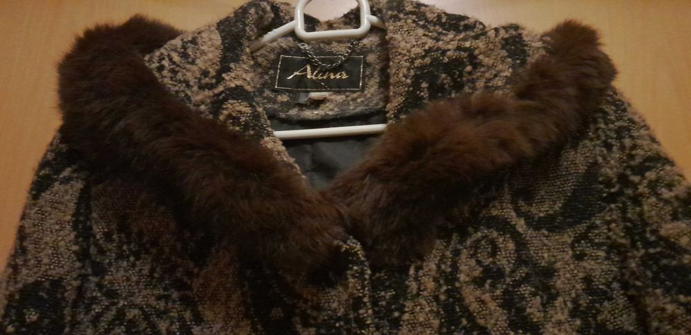 Ciepły zimowy płaszcz