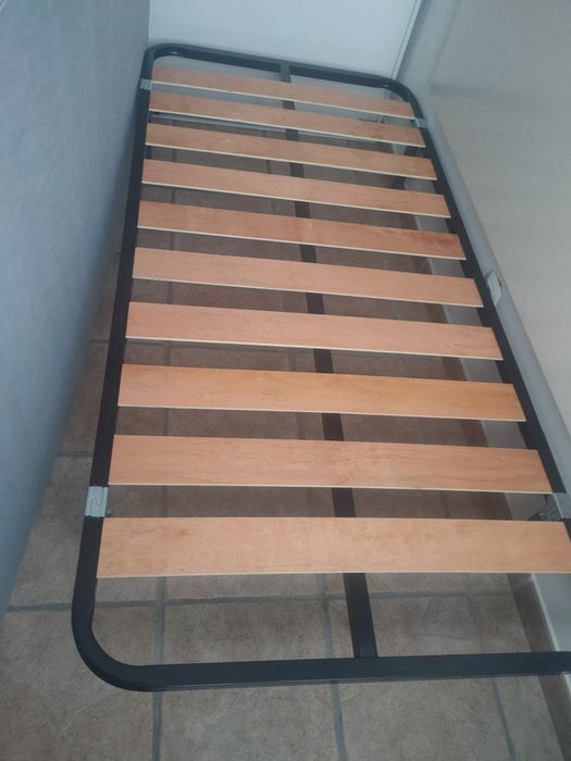 Colchão IKEA hafslow 200×90 e estrado