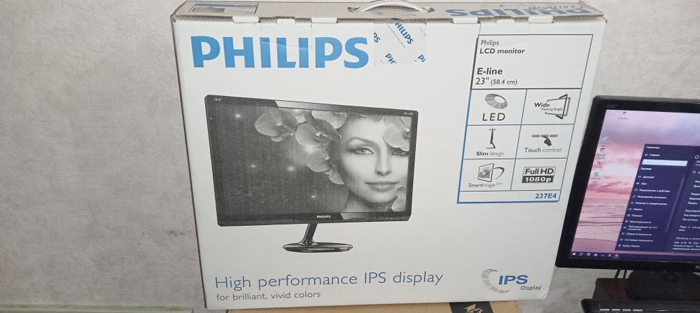 Монитор Philips 23