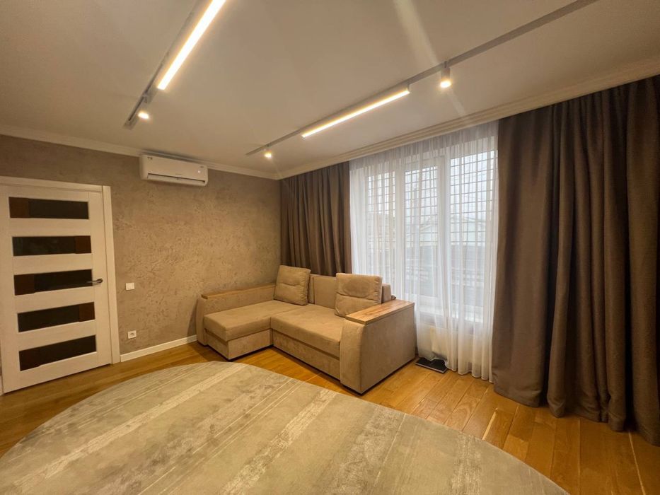 Подобова оренда шикарного будинку