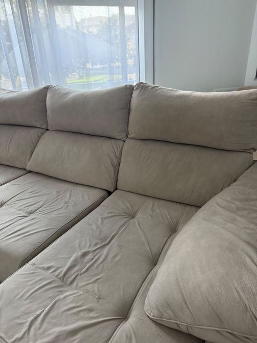 Sofá de 4 lugares com chaise longue – bege