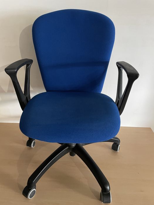 Vendo varias cadeiras de 15€ a 30€usadas como novas