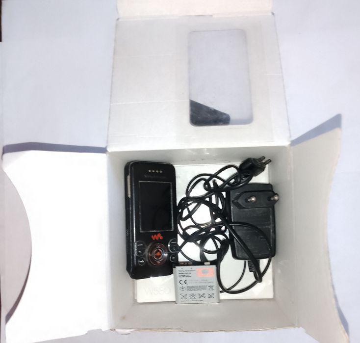 Продам ретро телефон Soni Ericsson W580i.