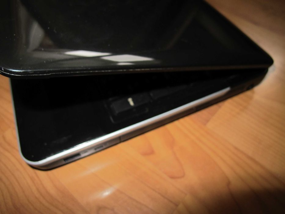 ноутбук 15.6 мощний, стан нового хороший акумулятор