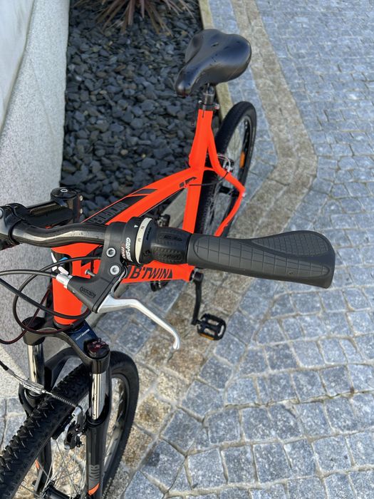 Bicileta btwin laranja como nova