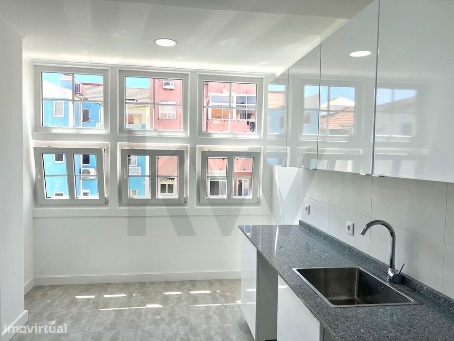Apartamento para Arrendamento T3+1 em Alvalade