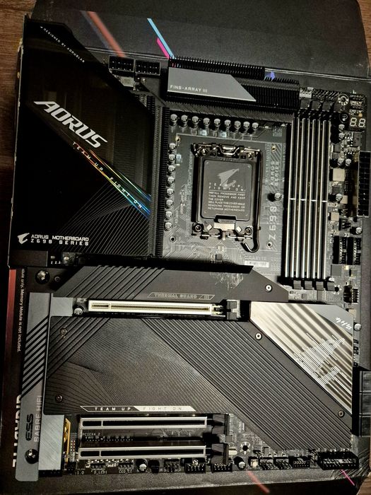 Материнська плата Gigabyte Z690 Aorus Master