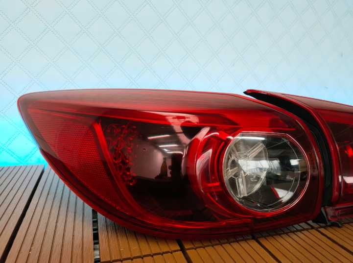 MAZDA 3 BP IV 2018-  Ліхтар Ліхтарі задні праві ліві