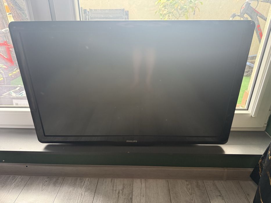 Telewizor LCD PHILIPS 42PFL3606/58 42” na działkę do altany