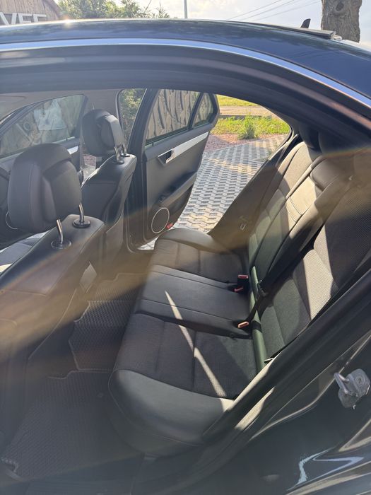 Продам Mercedes-Benz C-Class 2008