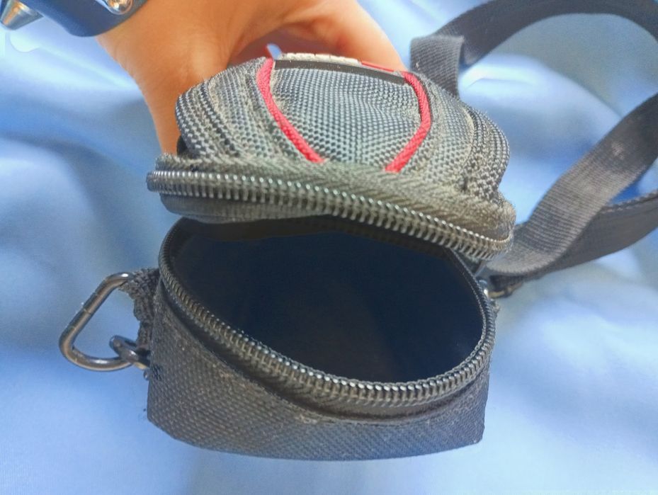 Pequena bolsa para guarda maquina fotográfica/ câmara digital
