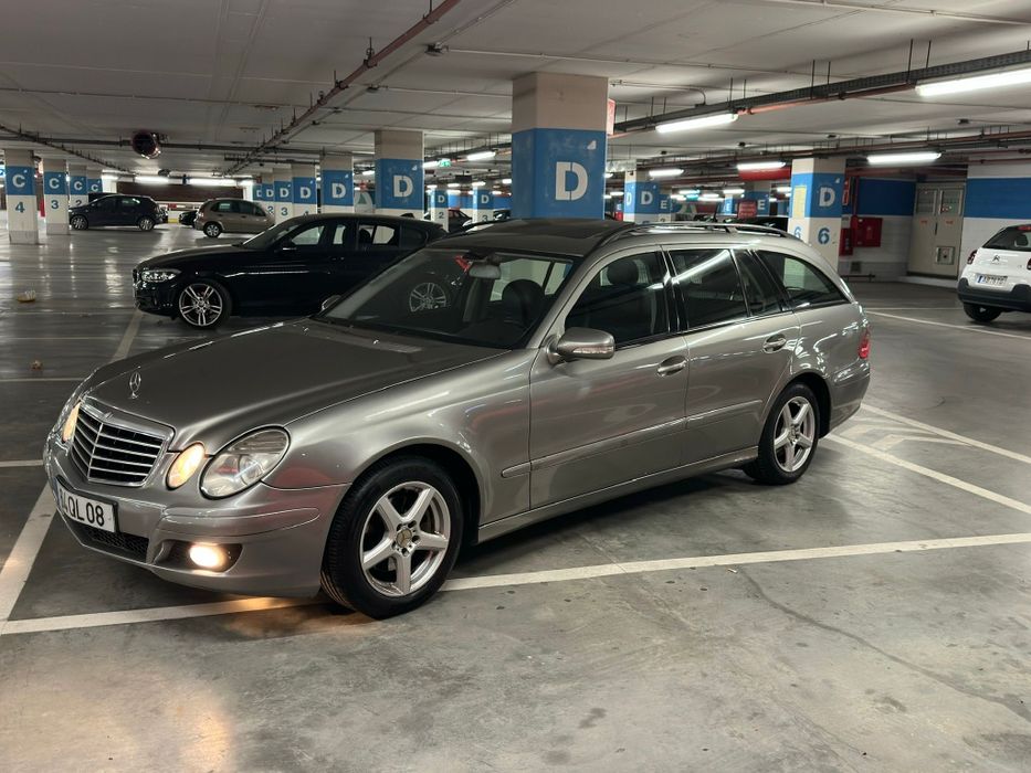Mercedes Benz Class E 220 CDI  08