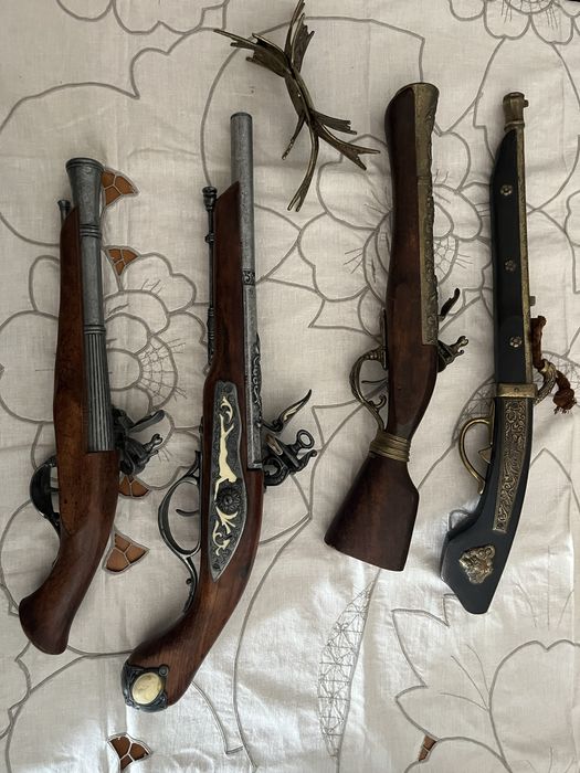 Conjunto de armas antigas