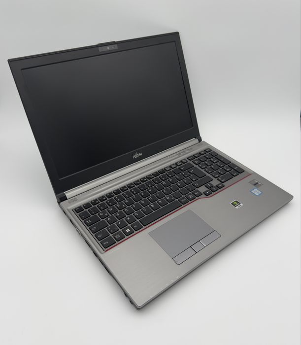 Fujitsu Celsius H770 | Xeon E3-1505M | 32GB| 512GB SSD| 1 ANO GARANTIA