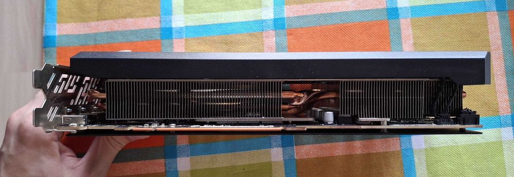Asrock Radeon RX 7700 XT 12gb