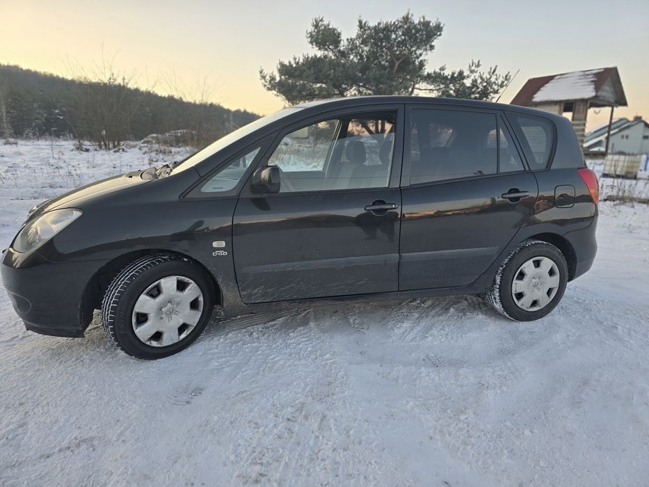 Toyota Corolla verso 2.0 D4D 90km