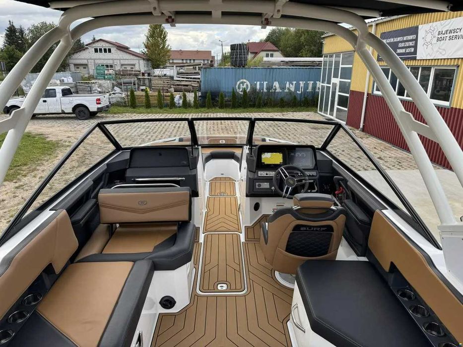 Motorówka Cobalt R4 Surf