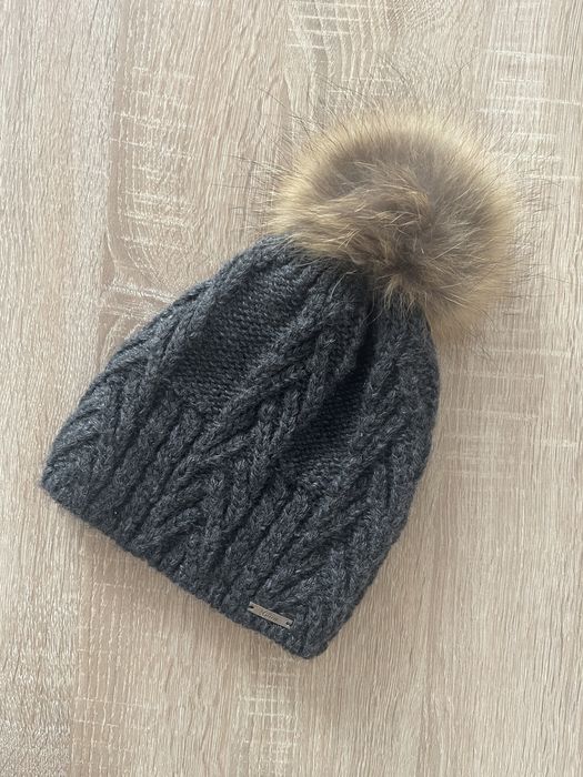 Зимова шапка з натуральним помпоном для підлітка або дорослого