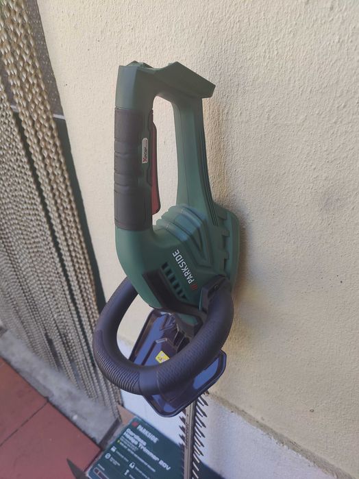 maquina cortar arbustos nova, sem bateria