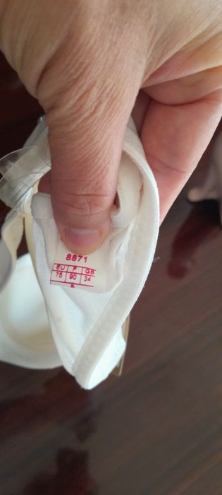 Soutein novo com alças transparentes