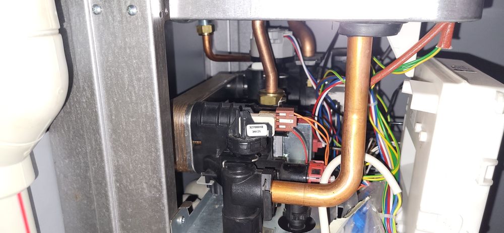 Газовий котел FERROLI DIVAtech D F24 (турбований)