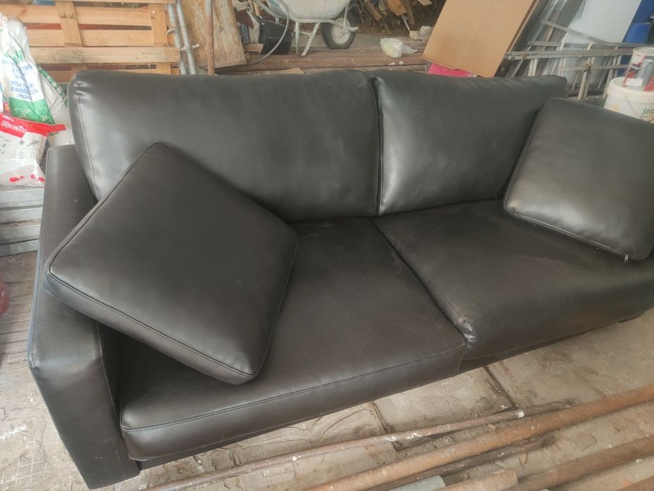 Sofá de pele em ótimo estado