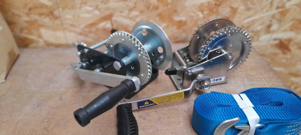 Acessorios reboques / atrelados para barco