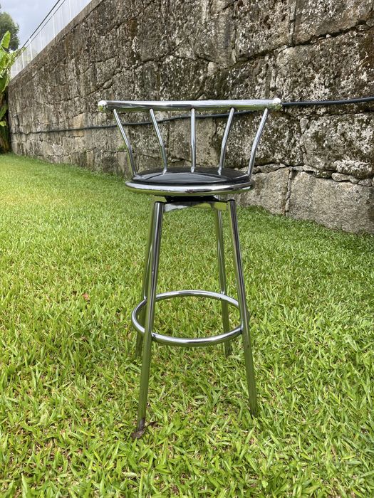 Banco Alto de Bar em Metal Cromado