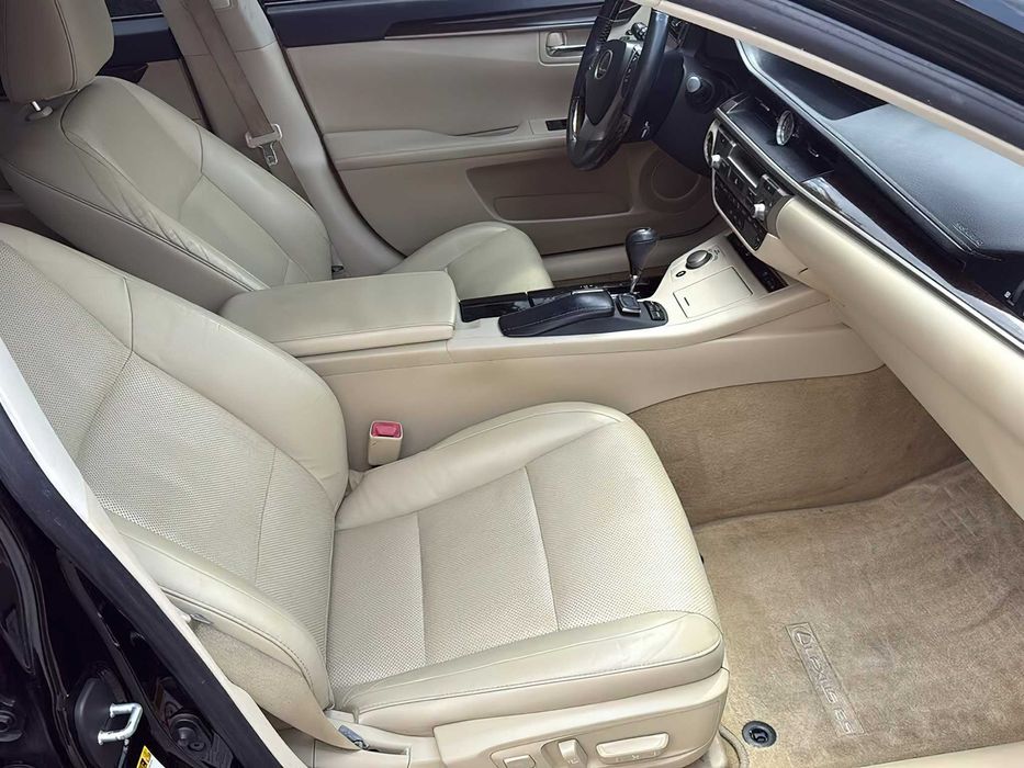Lexus ES 350      2015