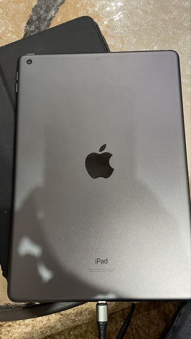 iPad A2602  заблокований . На запчастини