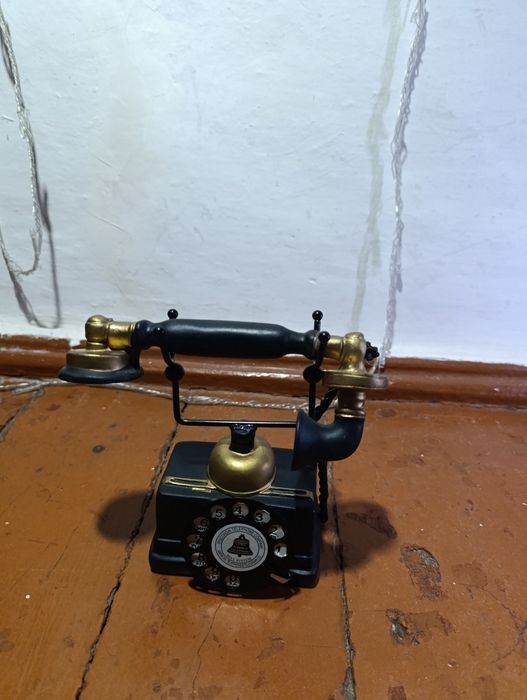 Продам декоративний телефон