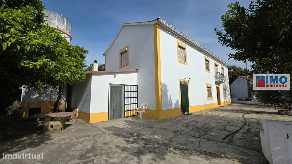 Quinta em Castelo Branco com 9 hectares e varias habitações