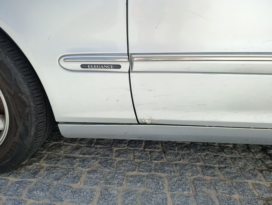 Mercedes-Benz C220 CDI Elegance (2001) – Apenas 219100 km – Mecânica Impecável