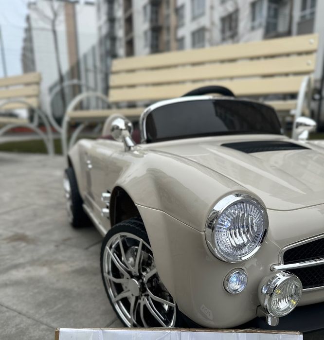 Детский электромобиль Мерседес Ретро на 4 мотора дитячий електромобіль