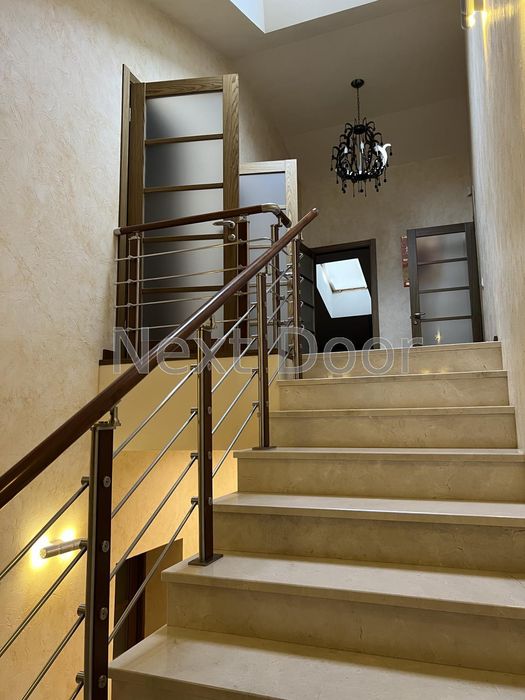 Здам будинок на дамбі київського моря