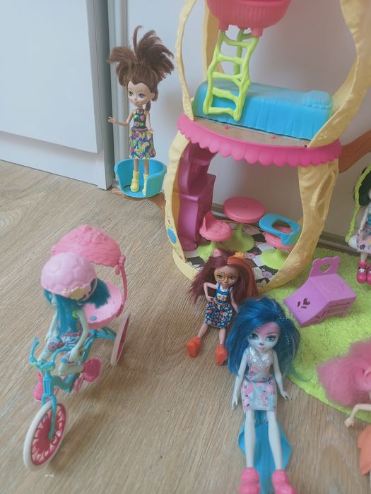 Duży zestaw z leśnym domkiem Enchantimals