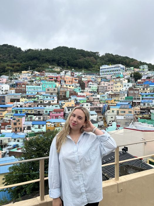 Вчитель/репетитор корейської мови