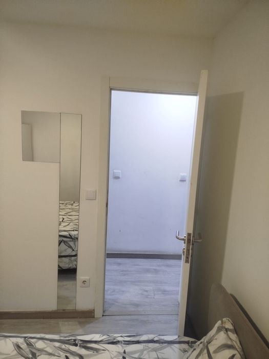 Quarto casal/ solteiro  para arrendamento na Amadora /Venteira