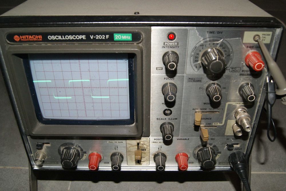 Hitachi Denshi V-202F Oscyloskop 20 MHz