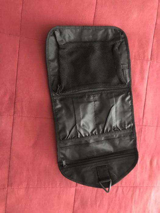 Carteira para produtos de higiene da UEFA