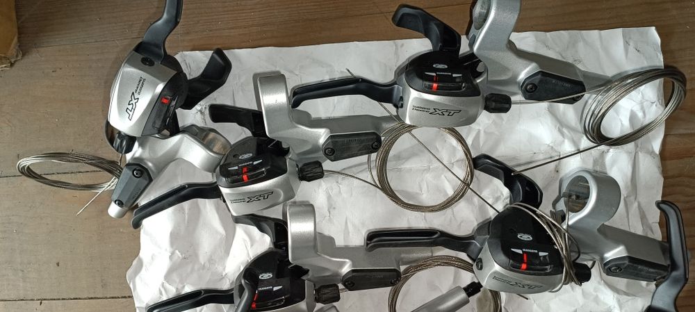 Manetes integradas Shimano XT