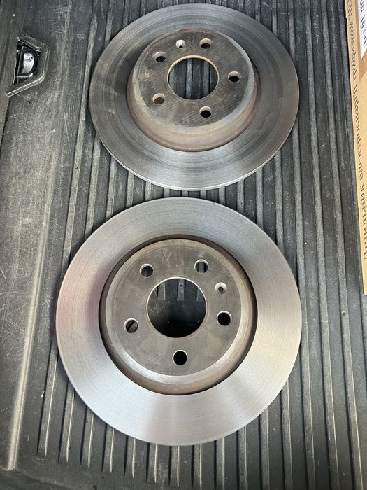 Тормозные диски задние Audi A4 B9, A5 B9 300mm 8W0615601C