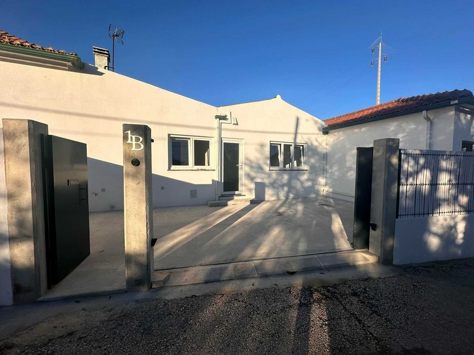 Vivenda T2 com estacionamento privado