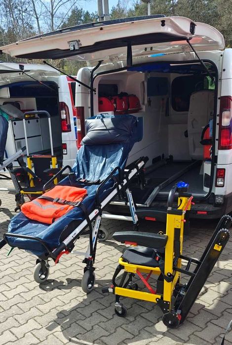 Transport Chorych. Ambulans. Karetka. Przewozy Sanitarne, Medyczne.