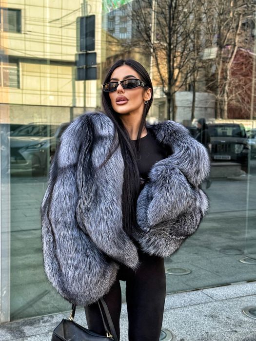 Шуба із хутра чорнобурки