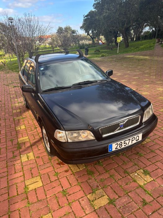 Volvo v40  1.9D.              Confort