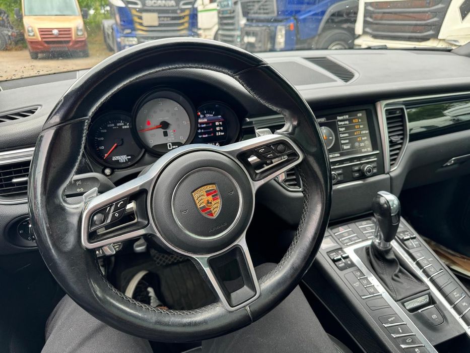 Porsche Macan full options