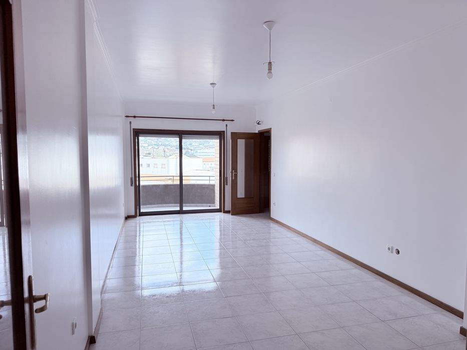 T2 com Garagem em São Victor – Conforto, Funcionalidade e Excelente Localização em Braga