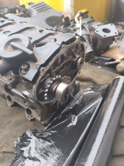 ГБЦ головка VW Jetta 2.0 FSI  GOLF V TOURAN AUDI A3  B6 B7 PASSAT B6